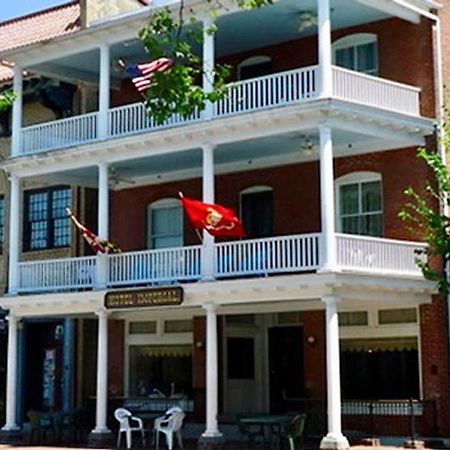 Hôtel Lodging At The Imperial à Chestertown Extérieur photo