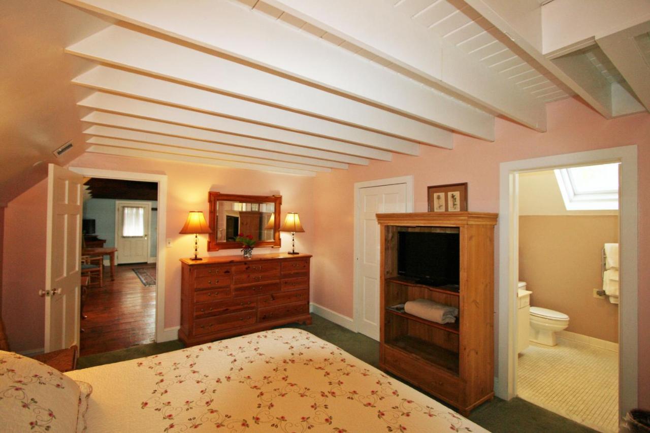 Hôtel Lodging At The Imperial à Chestertown Extérieur photo