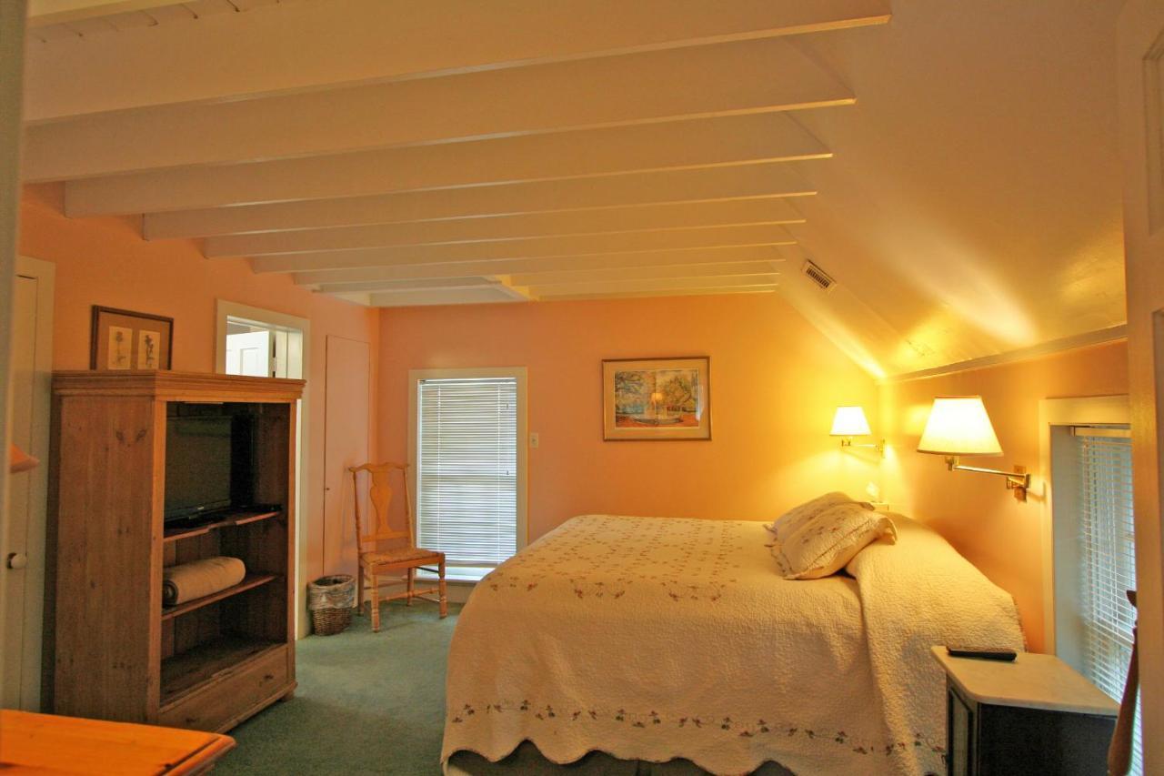 Hôtel Lodging At The Imperial à Chestertown Extérieur photo