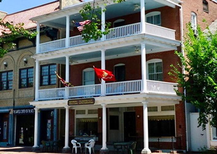 Hôtel Lodging At The Imperial à Chestertown Extérieur photo